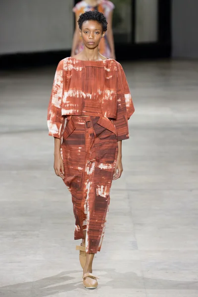 Look 14